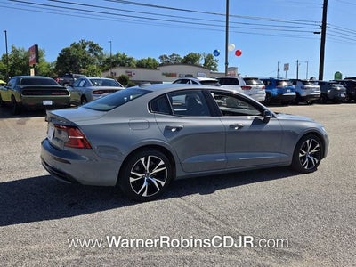 2024 Volvo S60 B5 Core Dark Theme