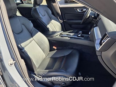 2024 Volvo S60 B5 Core Dark Theme