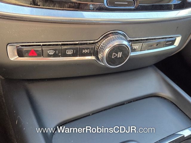 2024 Volvo S60 B5 Core Dark Theme
