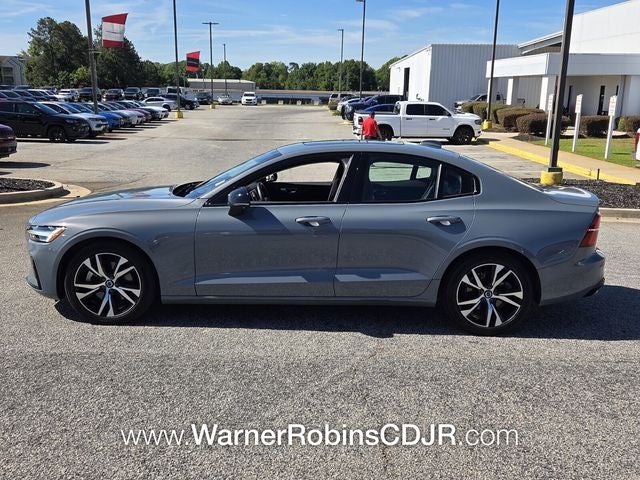 2024 Volvo S60 B5 Core Dark Theme