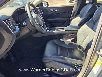 2024 Volvo S60 B5 Core Dark Theme