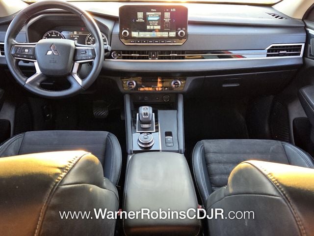 2022 Mitsubishi Outlander SE