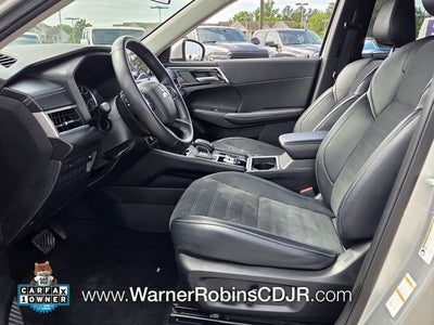 2024 Mitsubishi Outlander SE