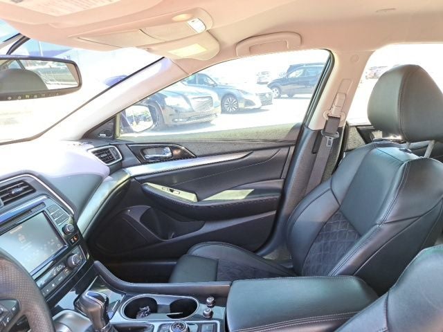 2017 Nissan Maxima SR