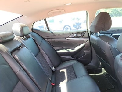 2017 Nissan Maxima SR