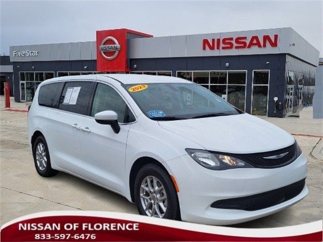 2022 Chrysler Voyager LX