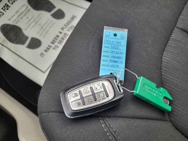 2022 Chrysler Voyager LX