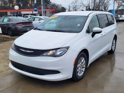 2022 Chrysler Voyager LX