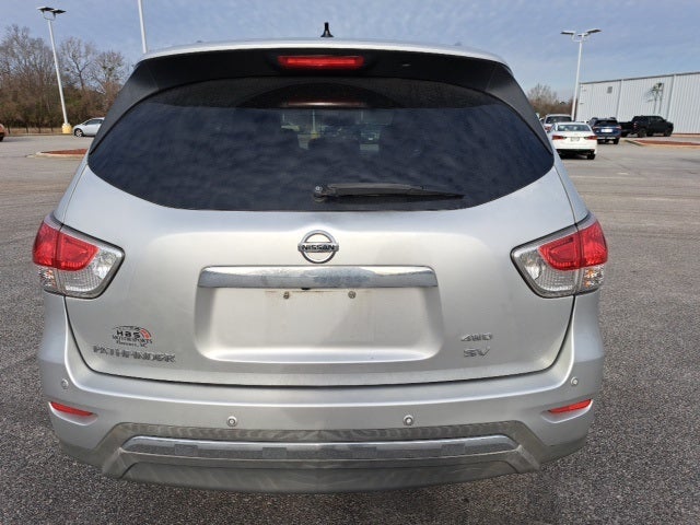 2016 Nissan Pathfinder SV