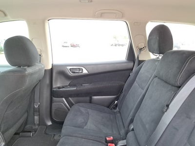 2016 Nissan Pathfinder SV