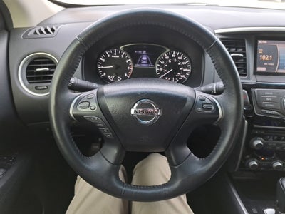 2016 Nissan Pathfinder SV
