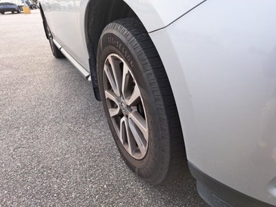 2016 Nissan Pathfinder SV