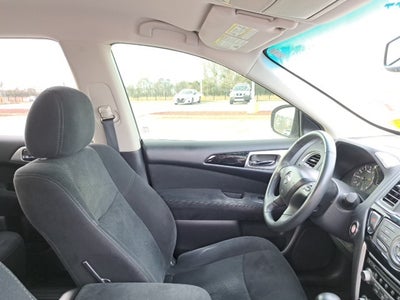 2016 Nissan Pathfinder SV