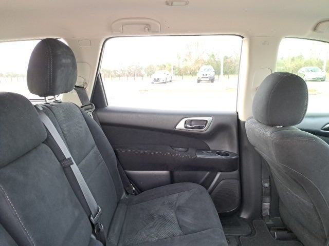 2016 Nissan Pathfinder SV