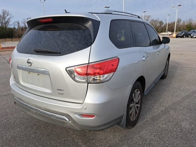 2016 Nissan Pathfinder SV