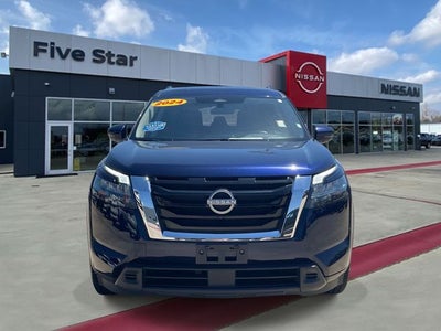 2024 Nissan Pathfinder SV