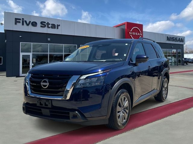 2024 Nissan Pathfinder SV