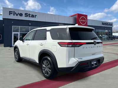 2025 Nissan Pathfinder SV