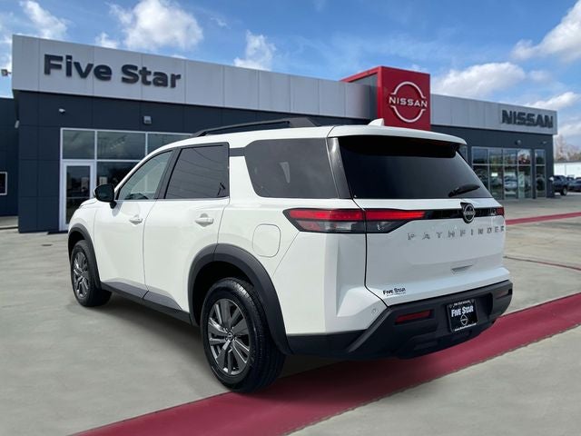 2025 Nissan Pathfinder SV