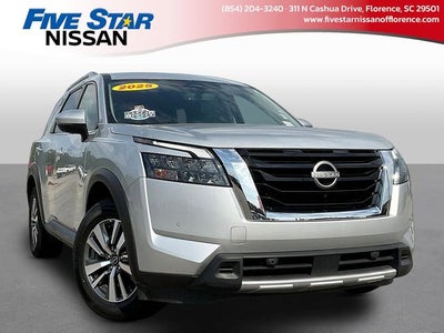 2025 Nissan Pathfinder SL