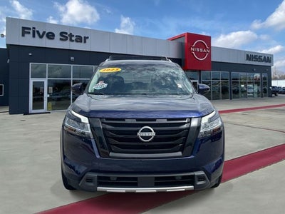 2023 Nissan Pathfinder SL