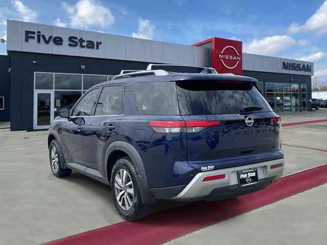 2023 Nissan Pathfinder SL