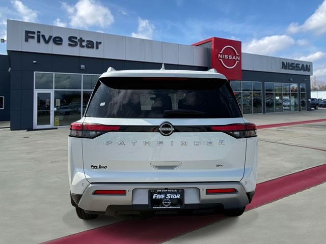 2024 Nissan Pathfinder SL