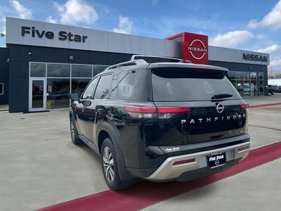 2024 Nissan Pathfinder SL