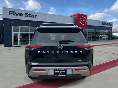 2024 Nissan Pathfinder SL