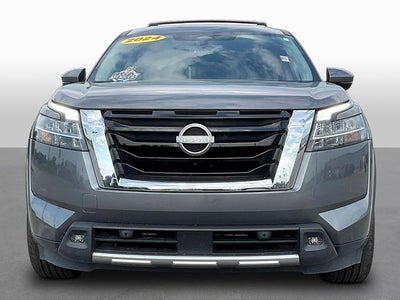 2024 Nissan Pathfinder SL