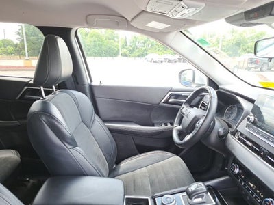 2024 Mitsubishi Outlander SE