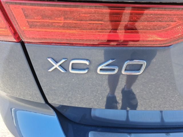 2021 Volvo XC60 T5 Momentum