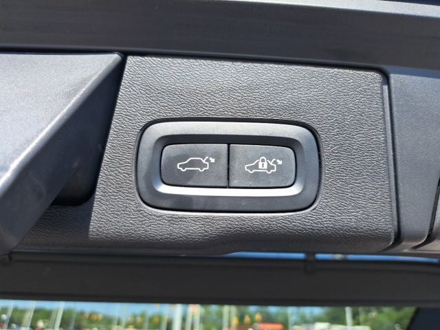 2021 Volvo XC60 T5 Momentum
