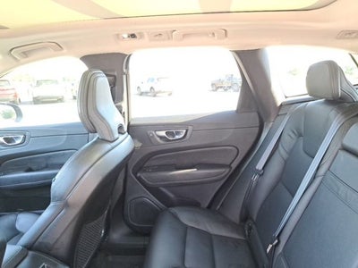 2021 Volvo XC60 T5 Momentum