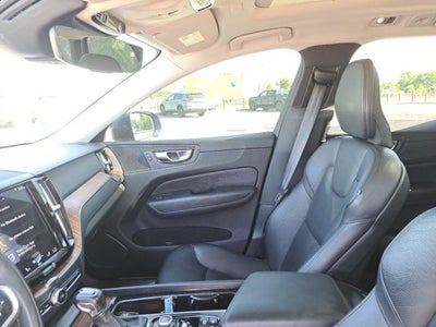2021 Volvo XC60 T5 Momentum