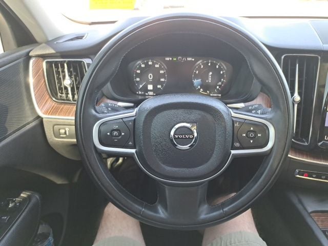 2021 Volvo XC60 T5 Momentum