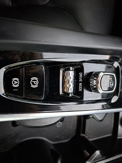 2021 Volvo XC60 T5 Momentum