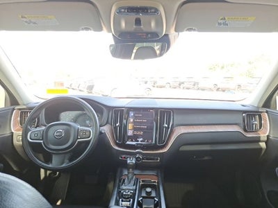 2021 Volvo XC60 T5 Momentum