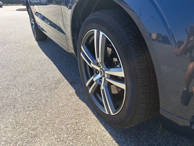2021 Volvo XC60 T5 Momentum