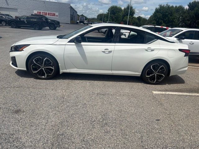 2025 Nissan Altima 2.5 SR