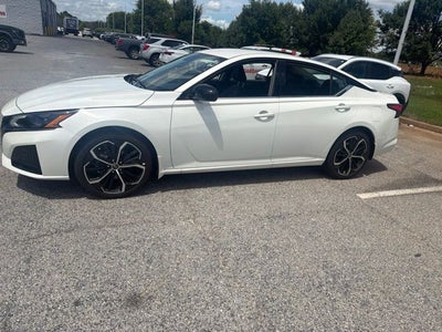2025 Nissan Altima 2.5 SR