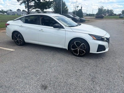 2025 Nissan Altima 2.5 SR