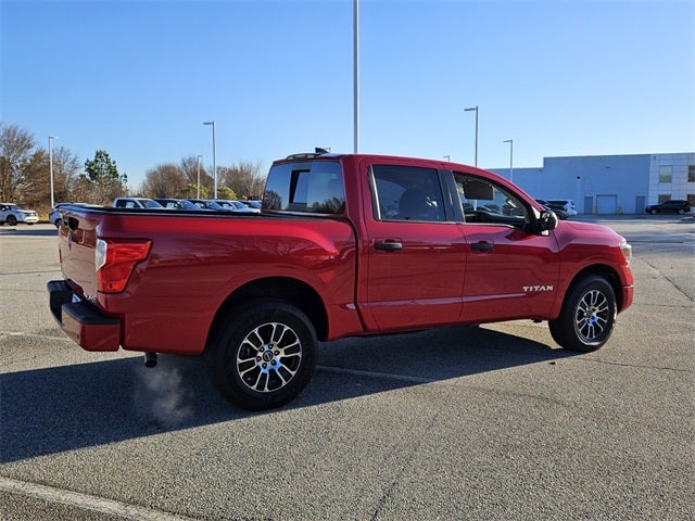 2023 Nissan Titan SV