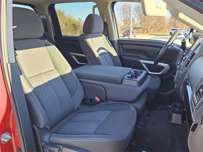 2023 Nissan Titan SV