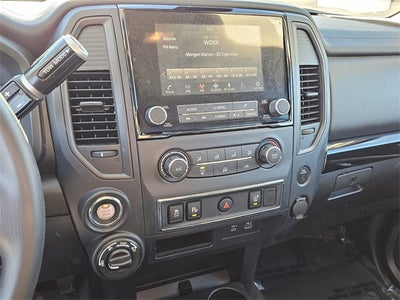 2023 Nissan Titan SV