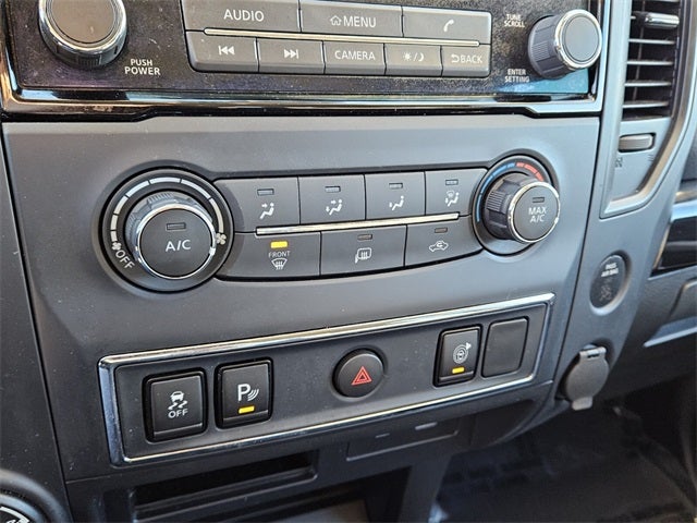 2023 Nissan Titan SV