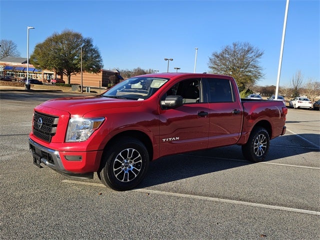 2023 Nissan Titan SV