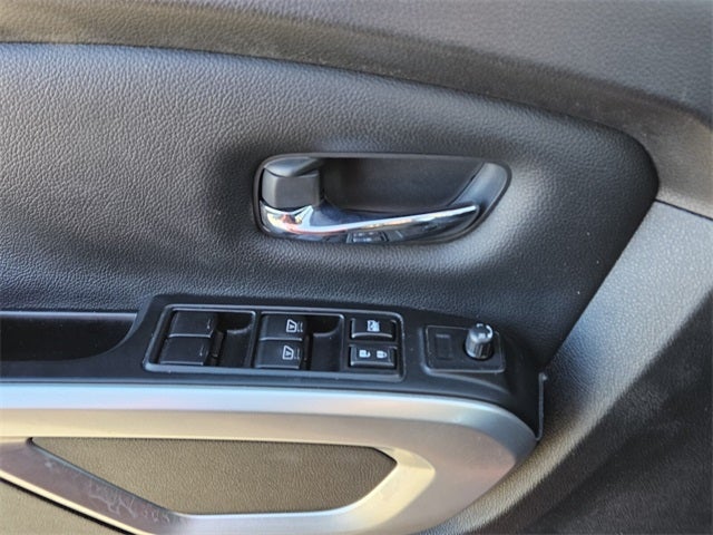 2023 Nissan Titan SV