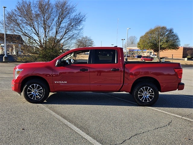 2023 Nissan Titan SV