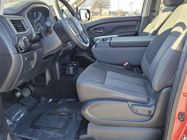 2023 Nissan Titan SV